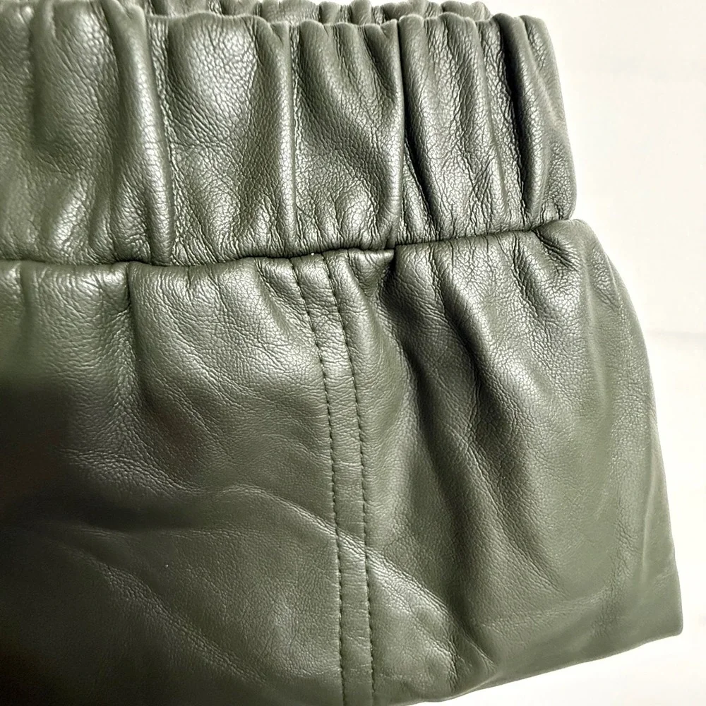 Two Cumberland Faux Leather Shorts Womens Medium Olive Green Elastic‎ Waist NWT